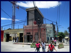 Plaza Municipal 16 - Ministerio de Finanzas Públicas  and grit